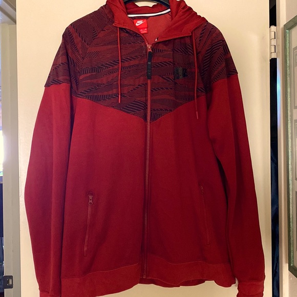 Menswear Nike Air burnt red hooded performance wear jacket. - Picture 2 of 5